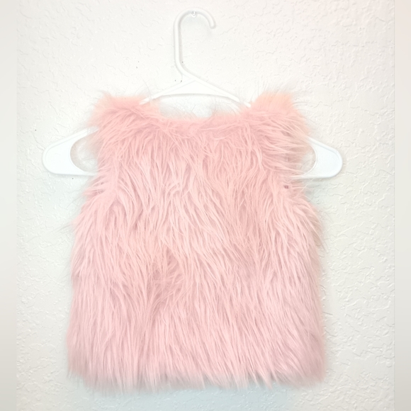 Fashion tots Light Pink faux fur sleeveless vest/ Size: 24 months - Picture 6 of 13